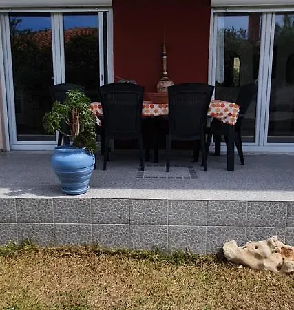 The Cozy Yard Apartment Nea Poteidaia